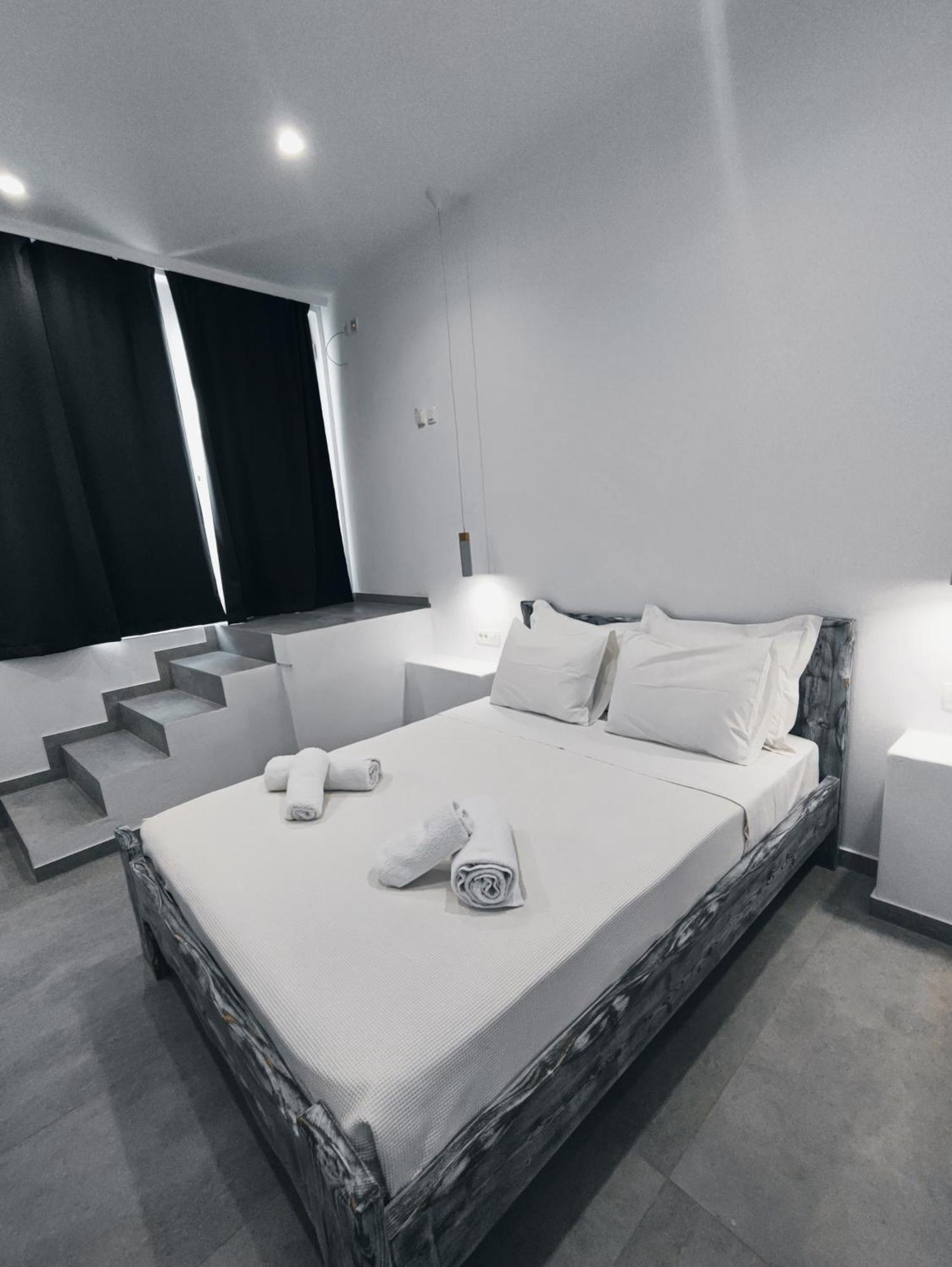 The Cliff Reflections - Adults Only Apartamento Megalochori  Quarto foto